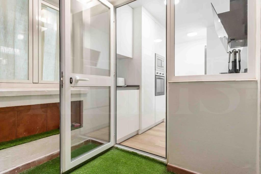 Bright And Modern Apartment By Rems Μάλαγα Εξωτερικό φωτογραφία