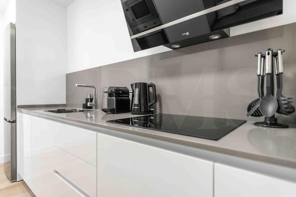 Bright And Modern Apartment By Rems Μάλαγα Εξωτερικό φωτογραφία
